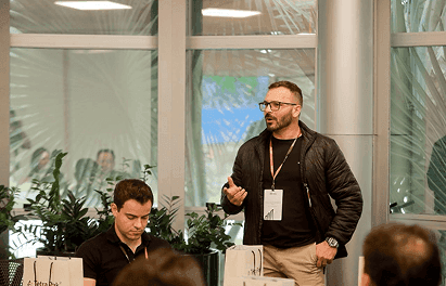 Apresentação em escritório moderno